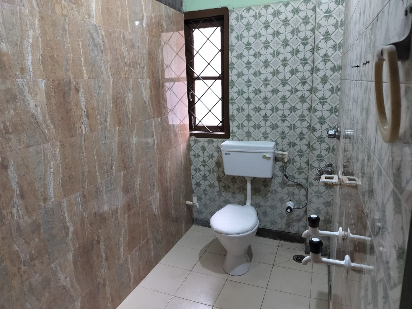 Unfurnished 2bhk in Pub Sarania Bye Lane 6, Chandmari, Guwahati, Assam, India for Rent